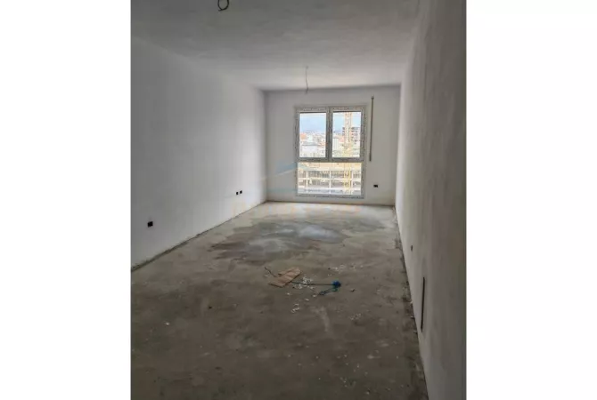 Shtepi ne shitje Apartament ne Tirane, 1+1, Mobilimi Bosh, pa mobiluar, Pagesa 100,900  Euro.