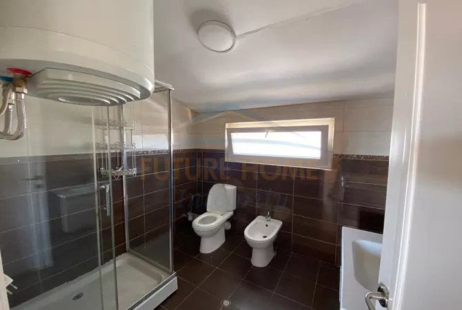 Shtepi me qera Vila Luksoze ne Tirane, 7+1, Mobilimi Bosh, pa mobiluar, Pagesa 1,500  Euro.