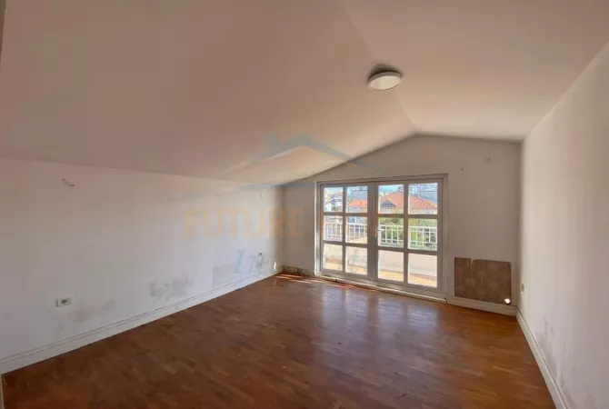 Shtepi me qera Vila Luksoze ne Tirane, 7+1, Mobilimi Bosh, pa mobiluar, Pagesa 1,500  Euro.