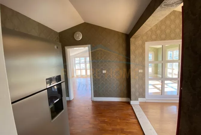 Shtepi me qera Vila Luksoze ne Tirane, 7+1, Mobilimi Bosh, pa mobiluar, Pagesa 1,500  Euro.