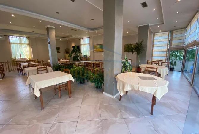 Qera, Ambient Biznesi 2-katesh+Parkim, Sauk, Tirane.