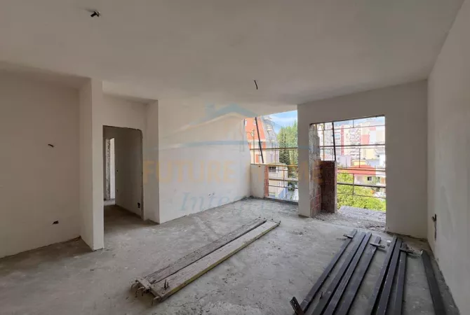 Shitet, Apartament 2+1, Rruga e Elbasanit, Tiranë.