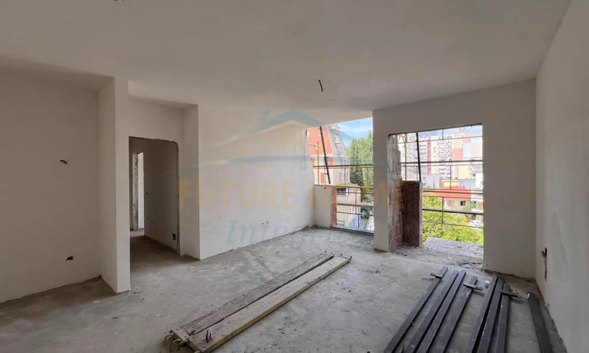 Shtepi ne shitje Apartament ne Tirane, 2+1, Mobilimi Bosh, pa mobiluar, Pagesa 410,400  Euro.