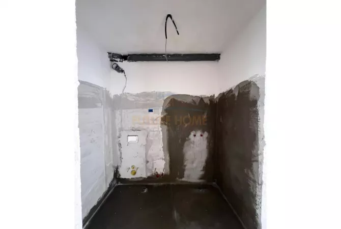 Shtepi ne shitje Apartament ne Tirane, 2+1, Mobilimi Bosh, pa mobiluar, Pagesa 410,400  Euro.