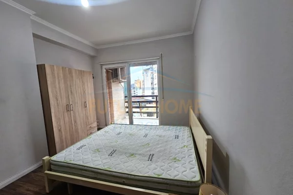 Shtepi me qera Apartament ne Tirane, 2+1, Mobilimi E mobiluar, Pagesa 800  Euro.
