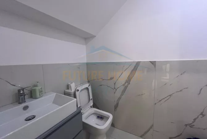 Ambient biznesi me qera 1+1 ne Tirane - 2,000 Euro