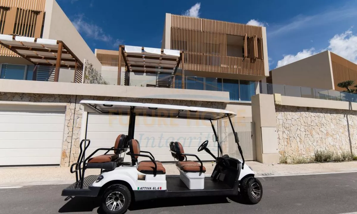 Shtepi ne shitje Vila Luksoze ne Vlore, 3+1, Mobilimi E mobiluar, Pagesa 1,570,000  Euro.