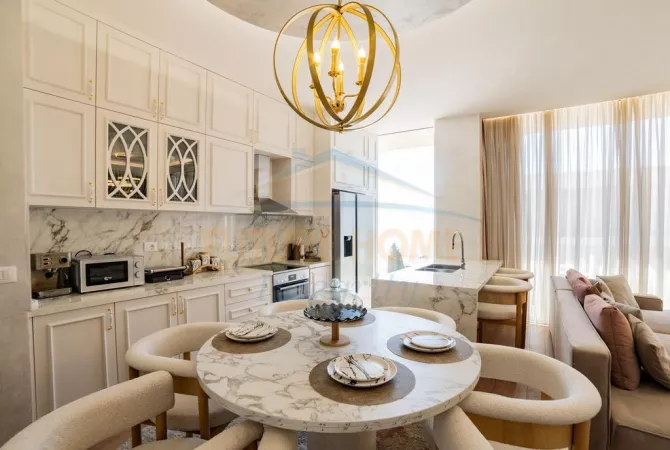 Shtepi ne shitje Vila Luksoze ne Vlore, 3+1, Mobilimi E mobiluar, Pagesa 1,570,000  Euro.