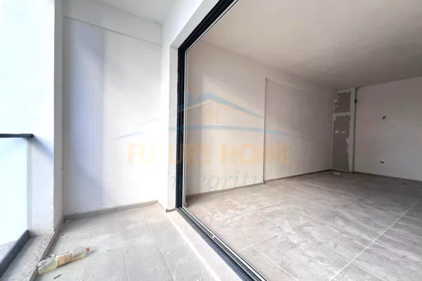 Shtepi ne shitje Apartament ne Durres, 2+1, Mobilimi Bosh, pa mobiluar, Pagesa 111,400  Euro.