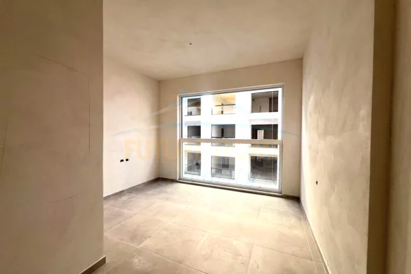 Shtepi ne shitje Apartament ne Durres, 2+1, Mobilimi Bosh, pa mobiluar, Pagesa 111,400  Euro.