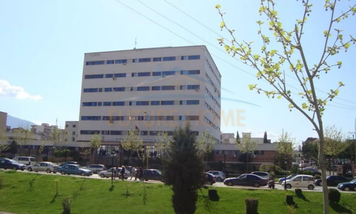 Shitet, Ambient Biznesi, Materniteti i Ri, Tirane.