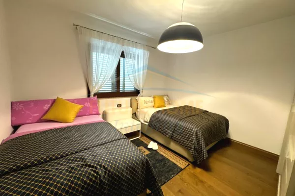 Shtepi me qera Apartament ne Tirane, 2+1, Mobilimi E mobiluar, Pagesa 1,800  Euro.