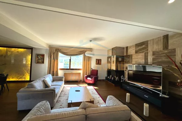 Shtepi me qera Apartament ne Tirane, 2+1, Mobilimi E mobiluar, Pagesa 1,800  Euro.