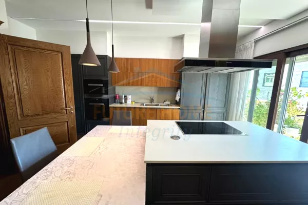 Shtepi me qera Apartament ne Tirane, 2+1, Mobilimi E mobiluar, Pagesa 1,800  Euro.