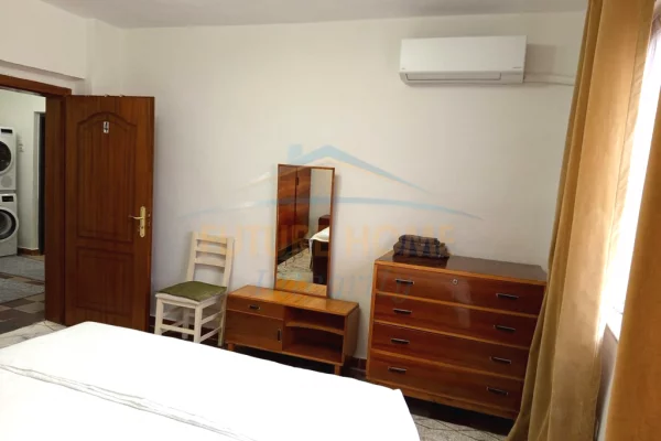Shtepi me qera Apartament ne Tirane, 2+1, Mobilimi E mobiluar, Pagesa 550  Euro.