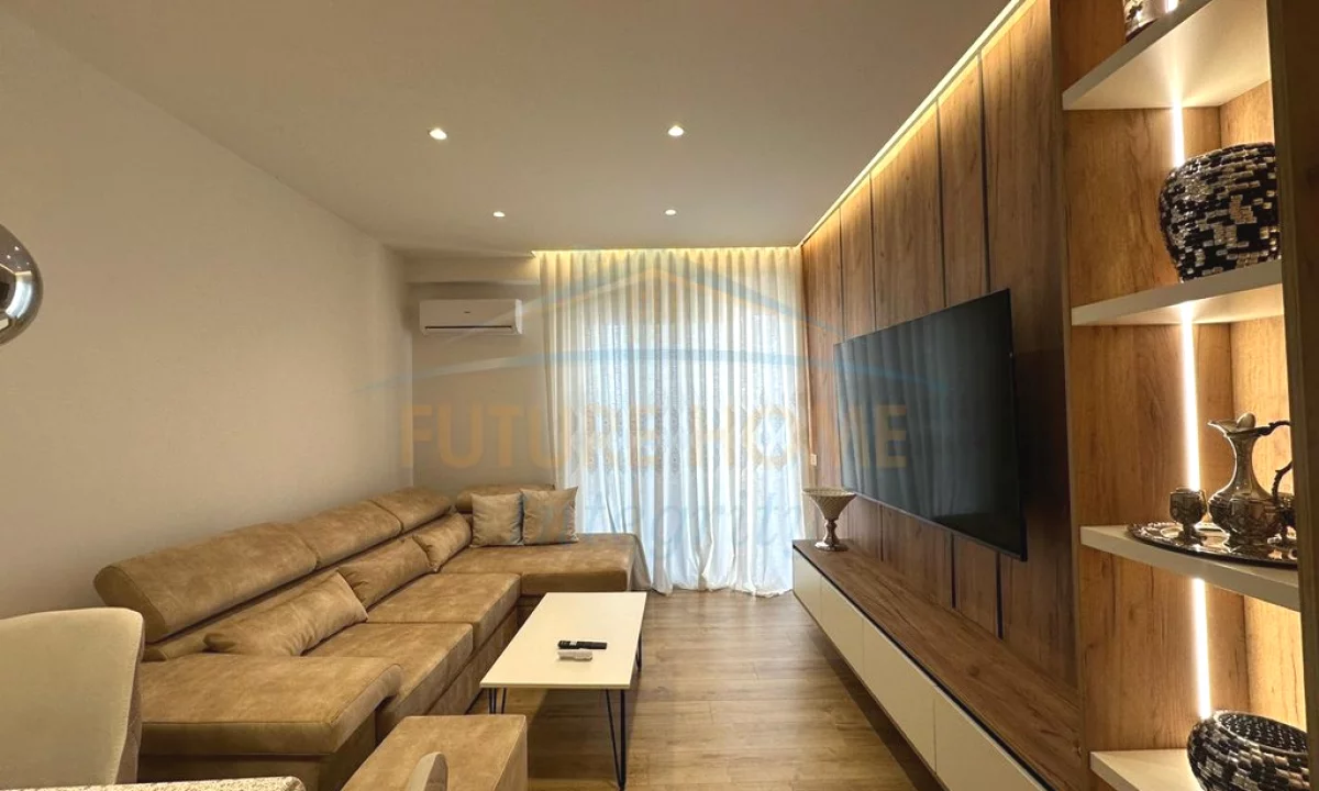 Appartamento in vendita a Tirana 1+1, Arredato