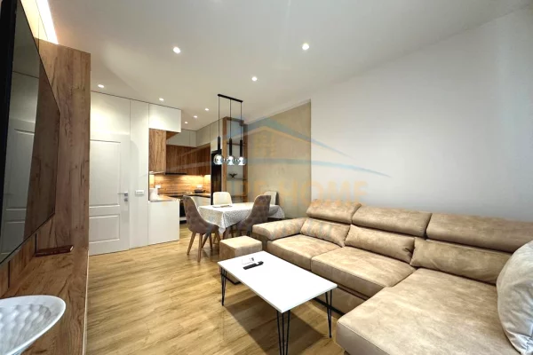 Appartamento in vendita a Tirana 1+1, Arredato