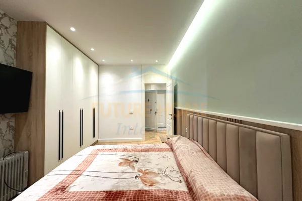 Appartamento in vendita a Tirana 1+1, Arredato