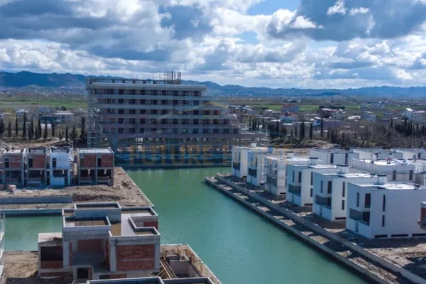 Shtepi ne shitje Apartament ne Durres, 1+1, Mobilimi Bosh, pa mobiluar, Pagesa 195,000  Euro.