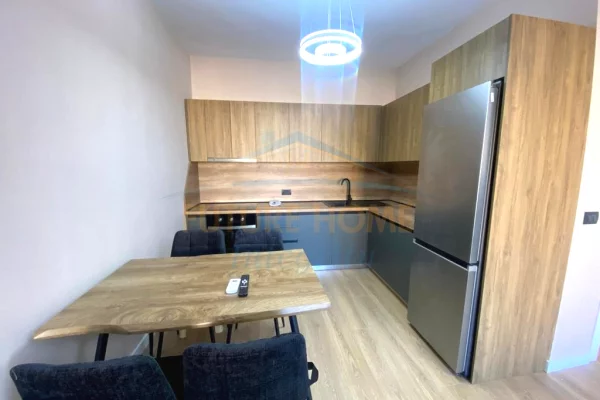 Shtepi me qera Apartament ne Tirane, 1+1, Mobilimi E mobiluar, Pagesa 570  Euro.