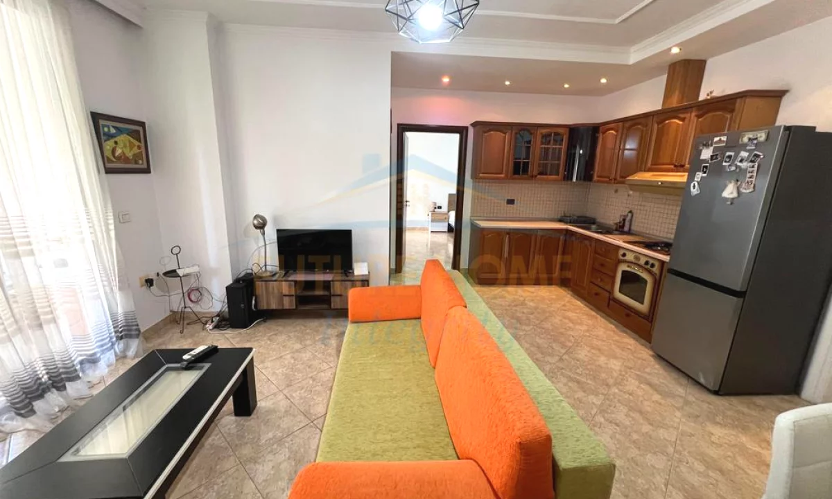 Appartamento in affitto a Tirana 2+1, Arredato