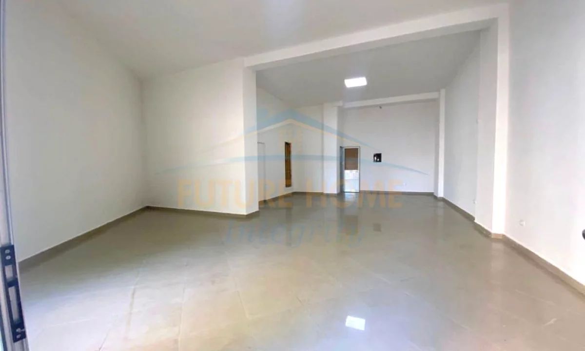 Shitet, Ambient Biznesi, Unaza e Re, Tirane.