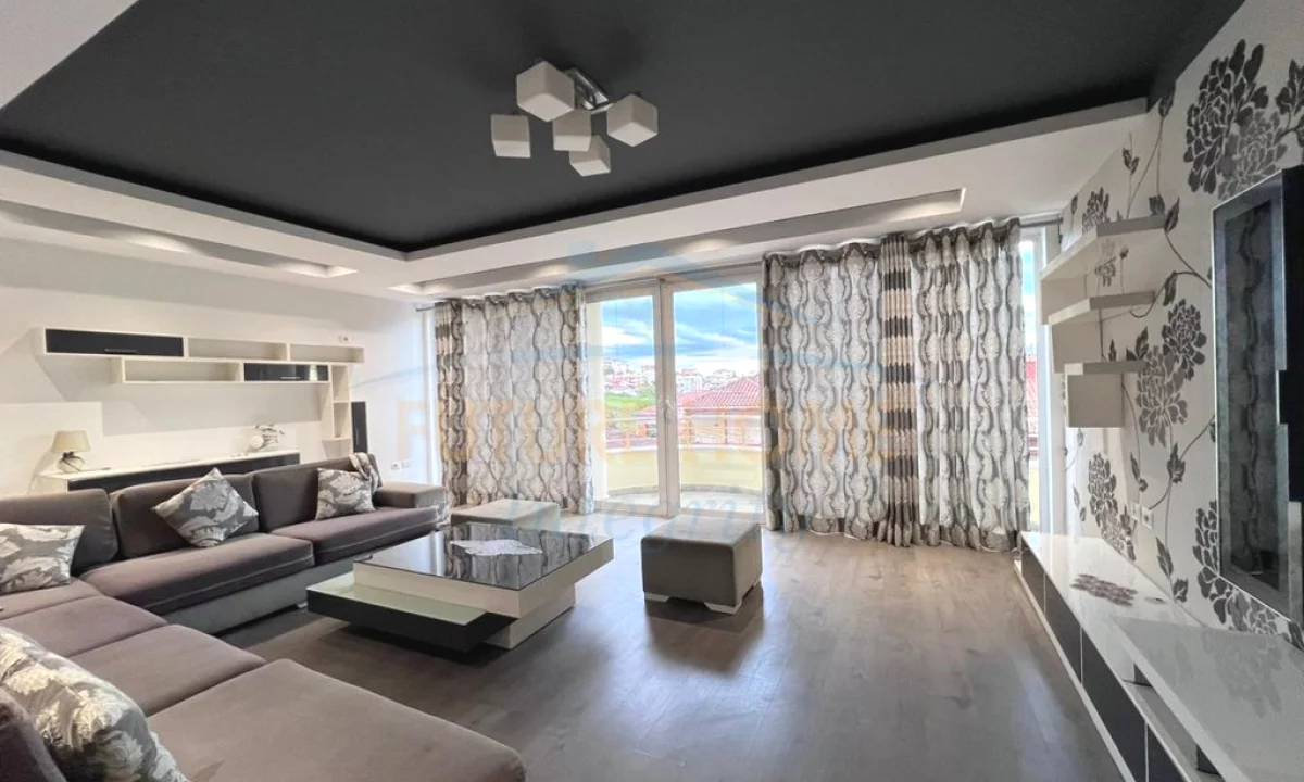 Shtepi me qera Shtepi Private ne Tirane, 5+1, Mobilimi E mobiluar, Pagesa 1,500  Euro.