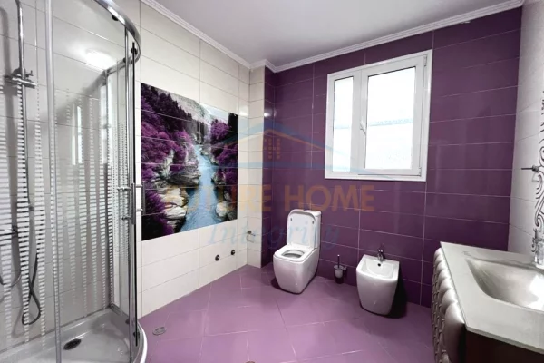 Shtepi me qera Shtepi Private ne Tirane, 5+1, Mobilimi E mobiluar, Pagesa 1,500  Euro.