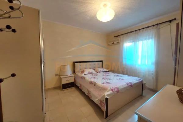 Shtepi ne shitje Apartament ne Tirane, 1+1, Mobilimi E mobiluar, Pagesa 100,000  Euro.