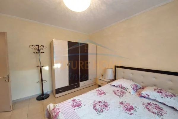 Shtepi ne shitje Apartament ne Tirane, 1+1, Mobilimi E mobiluar, Pagesa 100,000  Euro.