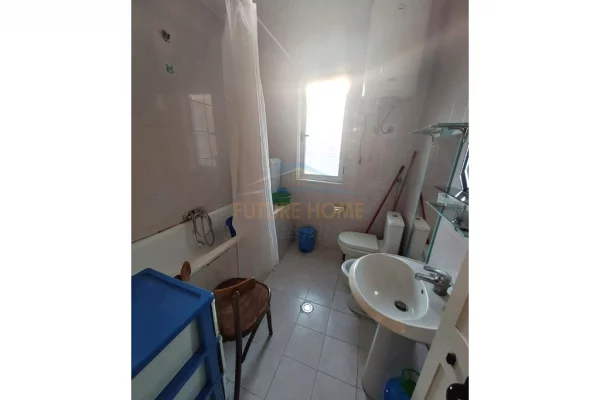 Shtepi ne shitje Apartament ne Tirane, 1+1, Mobilimi E mobiluar, Pagesa 100,000  Euro.