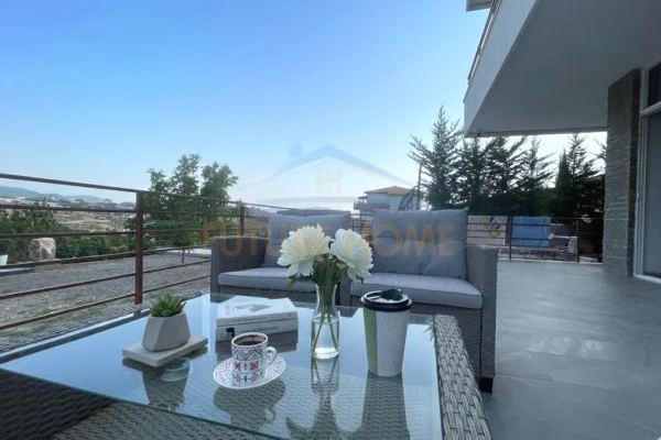 Shtepi me qera Apartament ne Tirane, 3+1, Mobilimi E mobiluar, Pagesa 2,000  Euro.