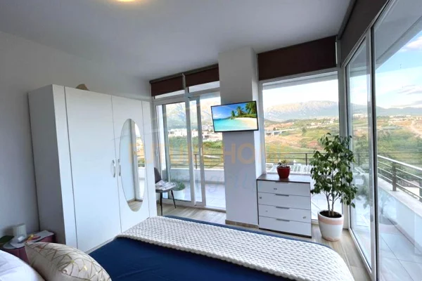 Shtepi me qera Apartament ne Tirane, 3+1, Mobilimi E mobiluar, Pagesa 2,000  Euro.