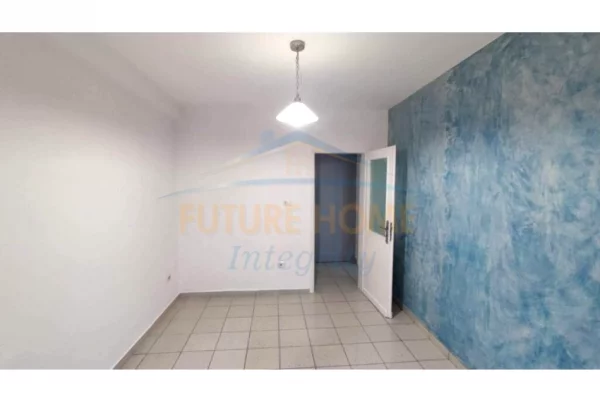 Qera, Ambient Biznesi, Stadiumi Dinamo, Tirane.