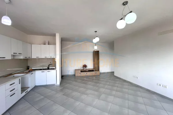Shtepi ne shitje Apartament ne Tirane, 2+1, Mobilimi Pjeserisht e mobiluar, Pagesa 208,000  Euro.