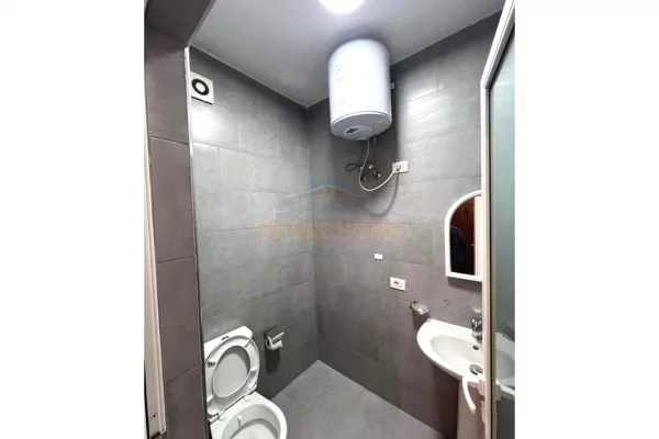 Shtepi ne shitje Apartament ne Tirane, 2+1, Mobilimi Pjeserisht e mobiluar, Pagesa 208,000  Euro.