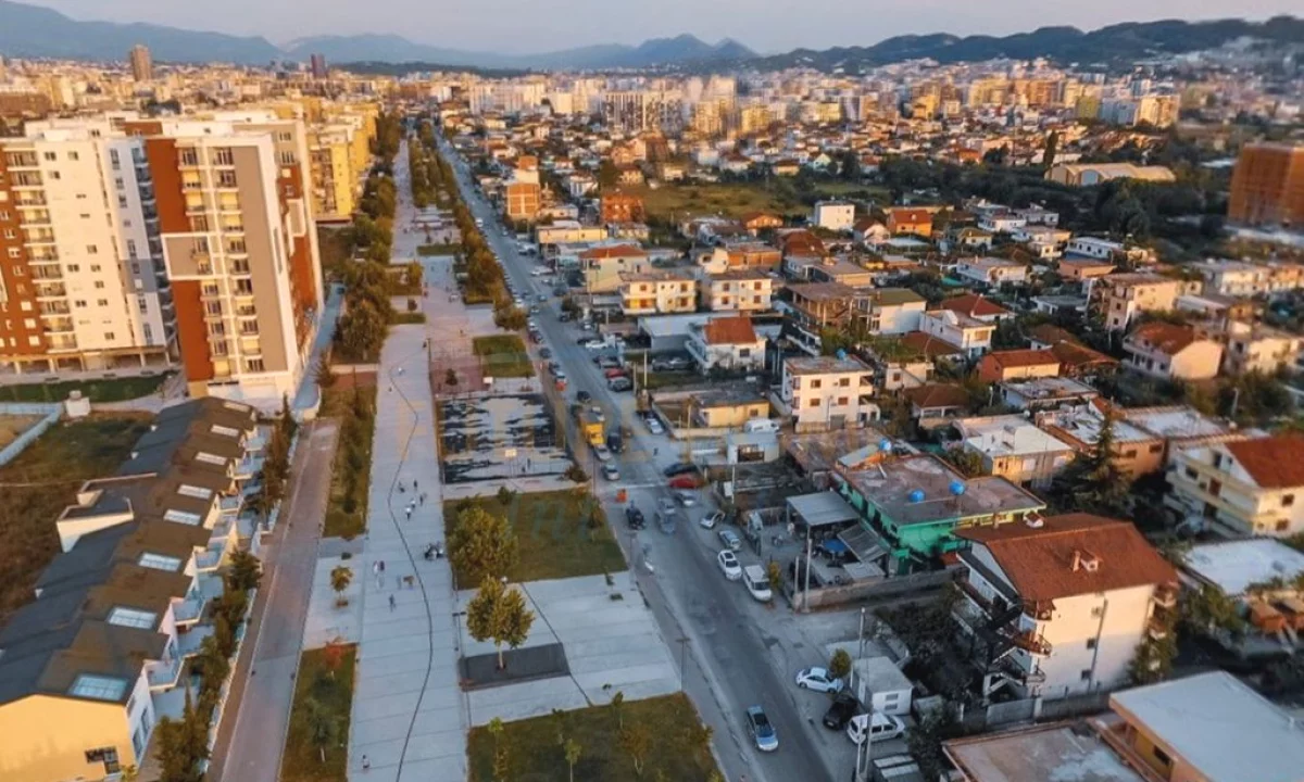 Qera, Ambient Biznesi, Fusha e Aviacionit, Tirane.