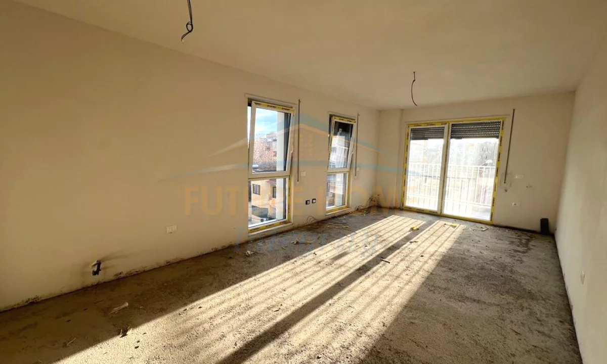 Appartamento in vendita a Tirana 2+1, Vuoto