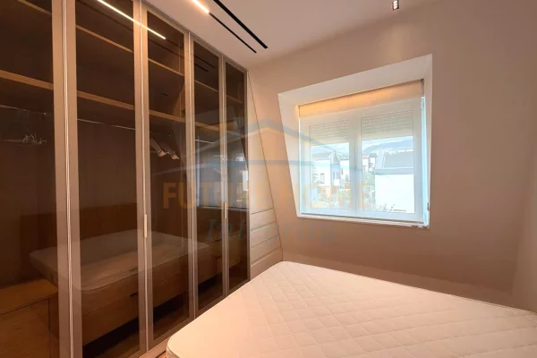 Shtepi me qera Apartament ne Tirane, 2+1, Mobilimi E mobiluar, Pagesa 2,200  Euro.