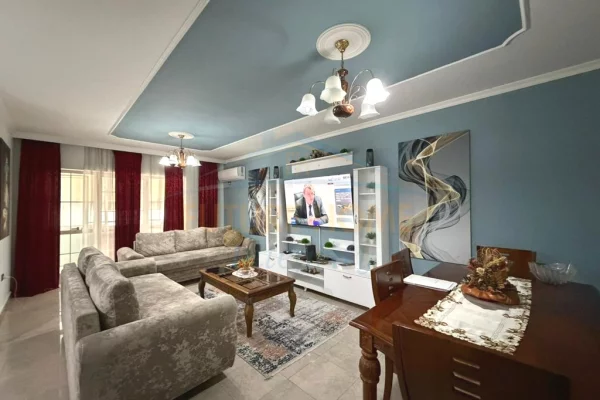 Shitet, Apartament 2+1+2, Vasil Shanto, Tiranë. Apartamenti ndodhet në rrugën Sulejman Delvina.