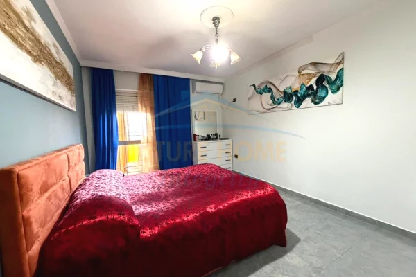 Shtepi ne shitje Apartament ne Tirane, 2+1, Mobilimi E mobiluar, Pagesa 260,000  Euro.