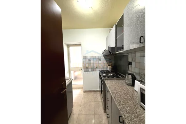 Shtepi ne shitje Apartament ne Tirane, 2+1, Mobilimi E mobiluar, Pagesa 260,000  Euro.