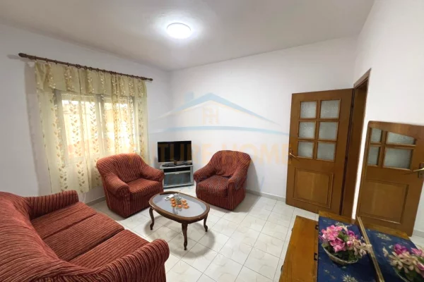 Shtepi me qera 1+1 ne Tirane - 45,000 Leke