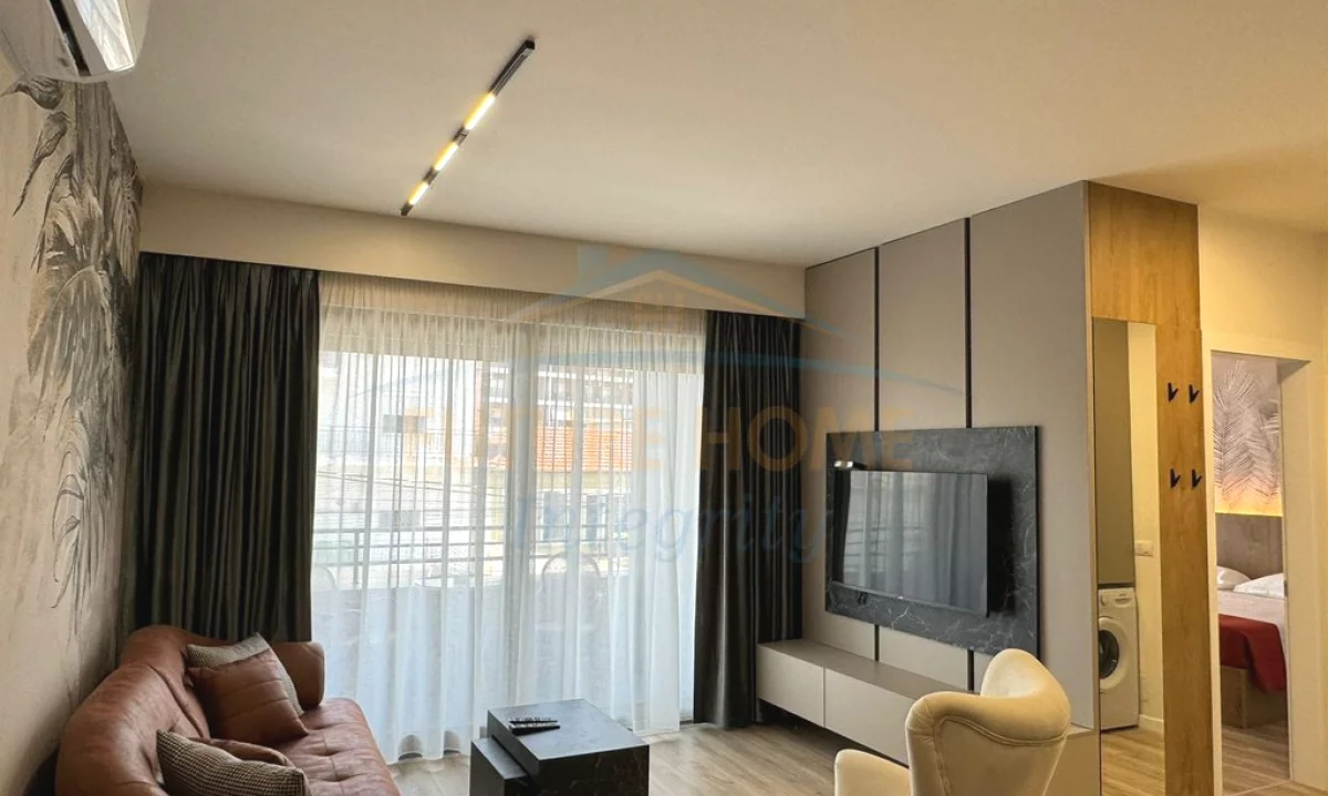 Shtepi me qera Apartament ne Tirane, 1+1, Mobilimi E mobiluar, Pagesa 1,000  Euro.