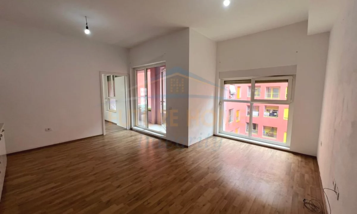 Shtepi ne shitje Apartament ne Tirane, 1+1, Mobilimi Bosh, pa mobiluar, Pagesa 110,000  Euro.