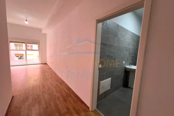 Shtepi ne shitje Apartament ne Tirane, 1+1, Mobilimi Bosh, pa mobiluar, Pagesa 110,000  Euro.
