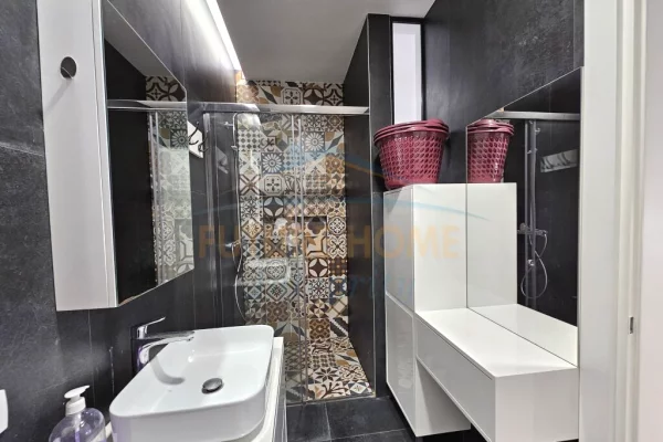 Shtepi me qera Apartament ne Tirane, 2+1, Mobilimi E mobiluar, Pagesa 1,200  Euro.