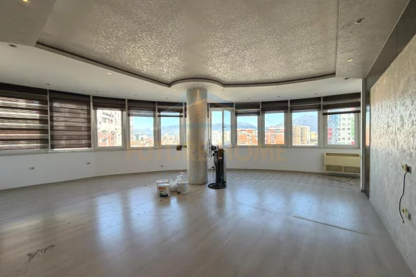 Shitet, Apartament 3+1+2, Unaza e Re, Tiranë.