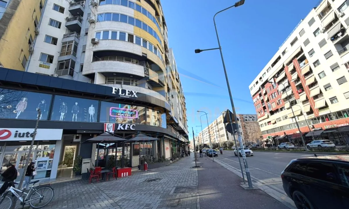 Shtepi me qera Apartament ne Tirane, 3+1, Mobilimi Bosh, pa mobiluar, Pagesa 728  Euro.