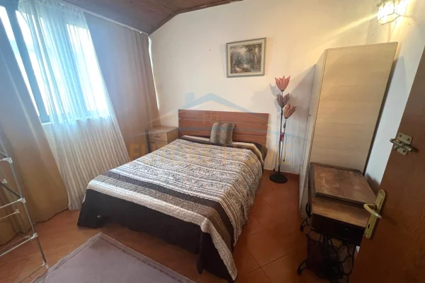 Shtepi me qera Apartament ne Tirane, 2+1, Mobilimi E mobiluar, Pagesa 520  Euro.